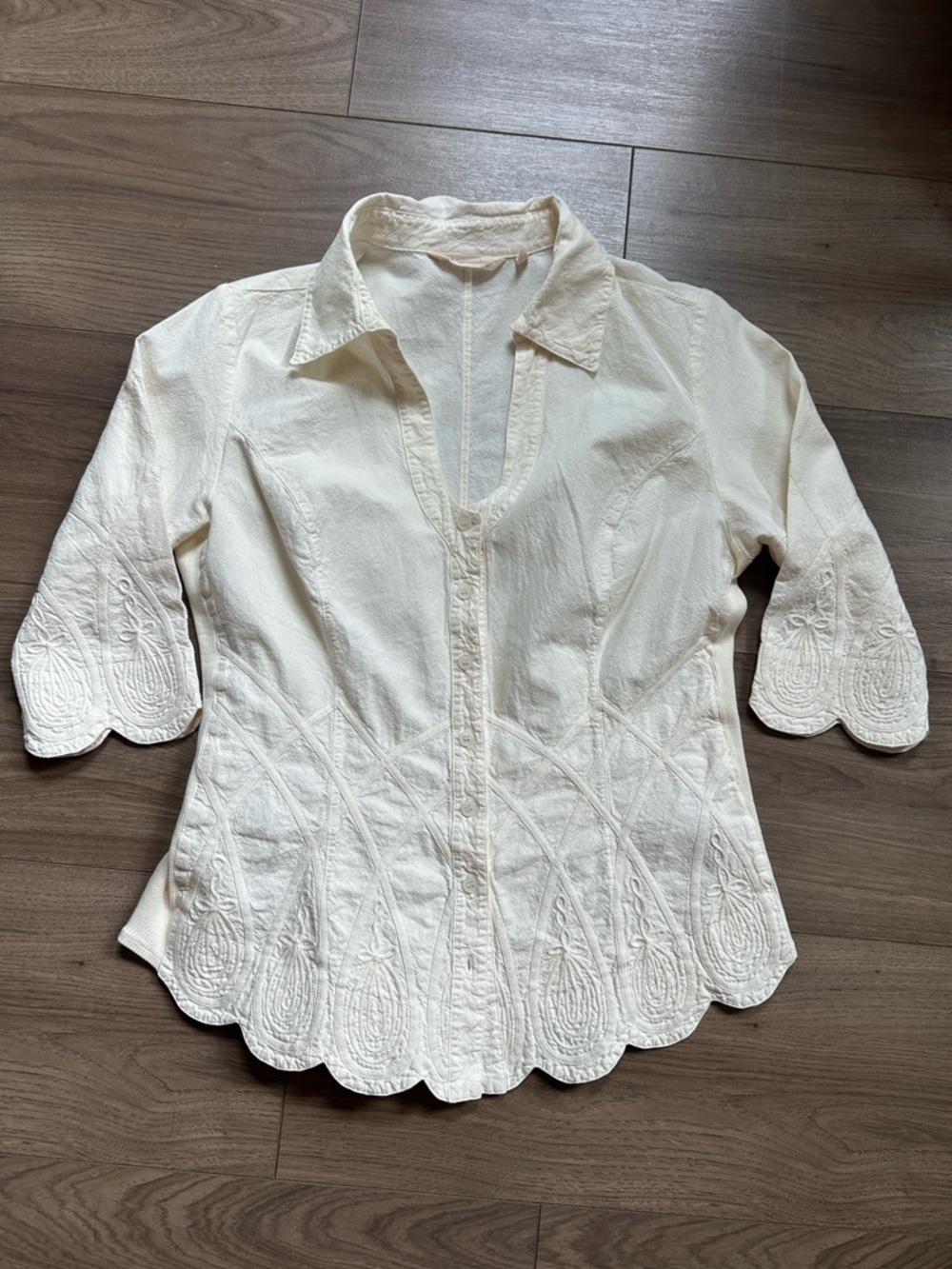 Soft Surroundings cream cotton top with embroidery. Has stretch. Very flattering